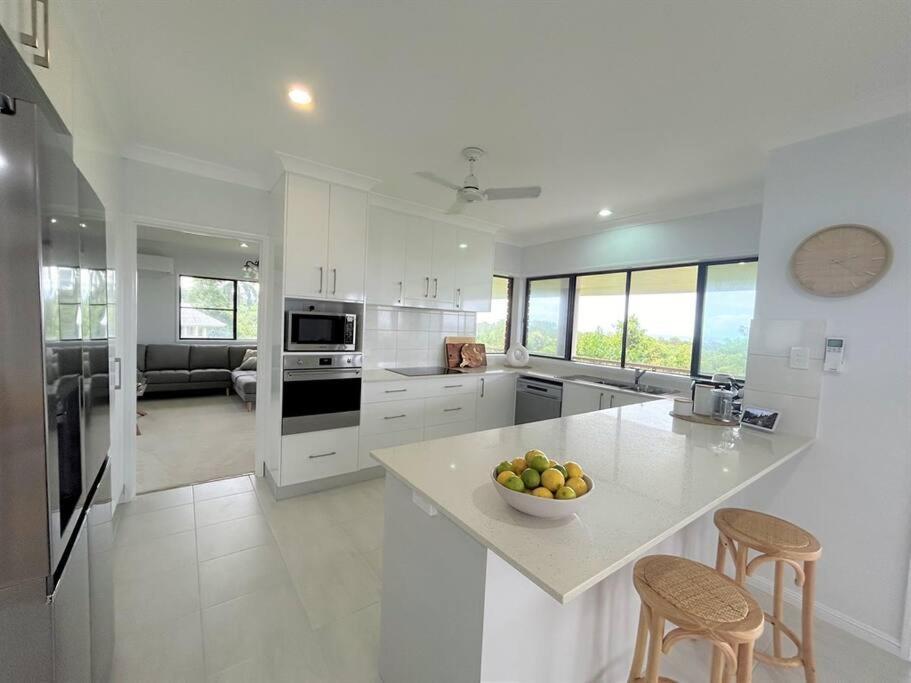 Mission Views - 3 Bedroom Home With Stunning Views South Mission Beach Buitenkant foto