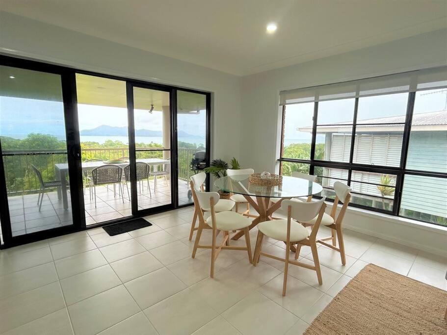 Mission Views - 3 Bedroom Home With Stunning Views South Mission Beach Buitenkant foto